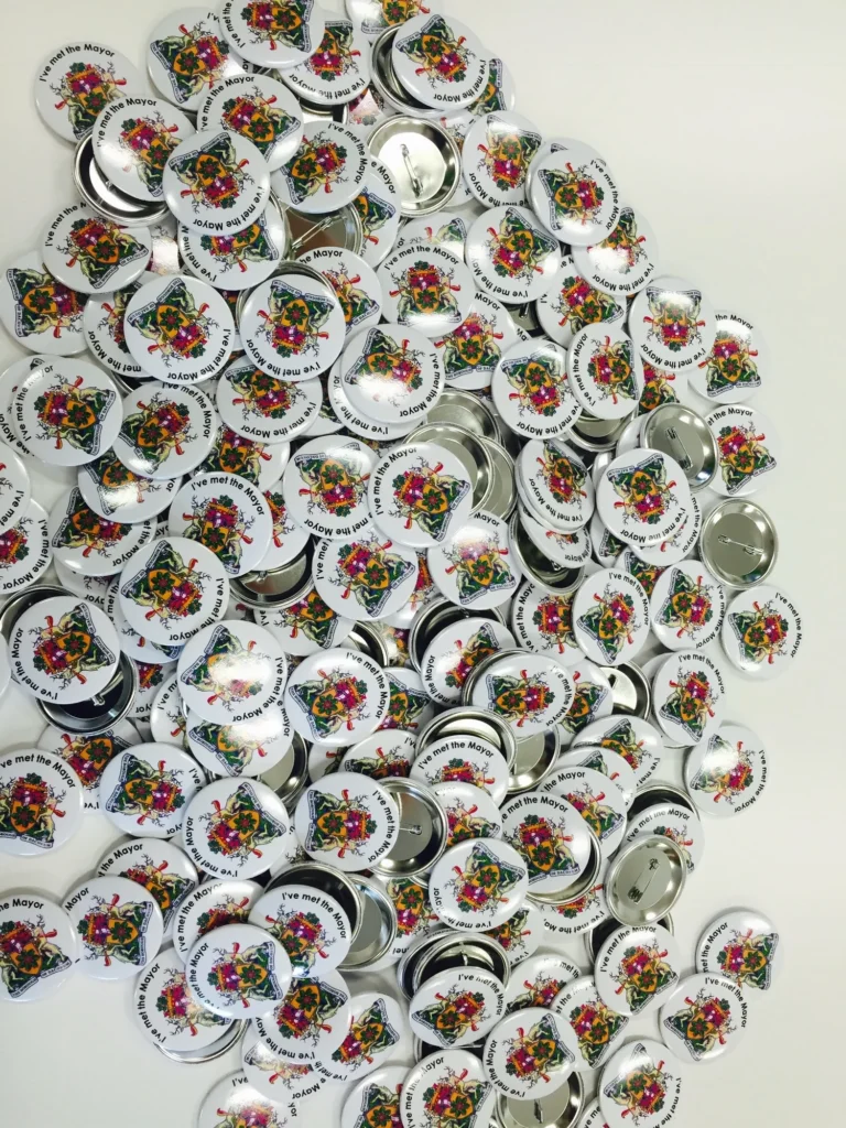 Pile of ‘I’ve met the Mayor’ crest badges